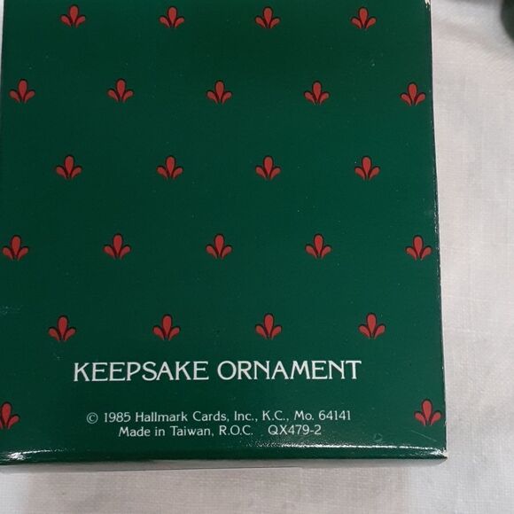 2 -Hallmark Keepsake Cinnamon Bear ornaments - Picture 5 of 13